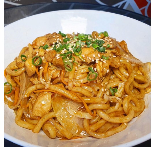 Yaki udon (Pollo)