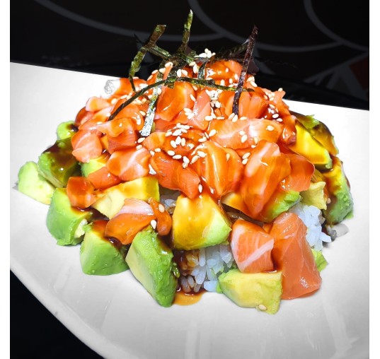 poke de salmón  arroz receta hawaiana